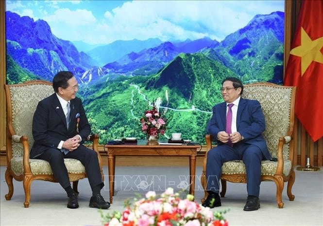 Thủ tướng Phạm Minh Chính tiếp ông Kuroiwa Yuji, Thống đốc tỉnh Kanagawa, Nhật Bản. Ảnh: Dương Giang/TTXVN