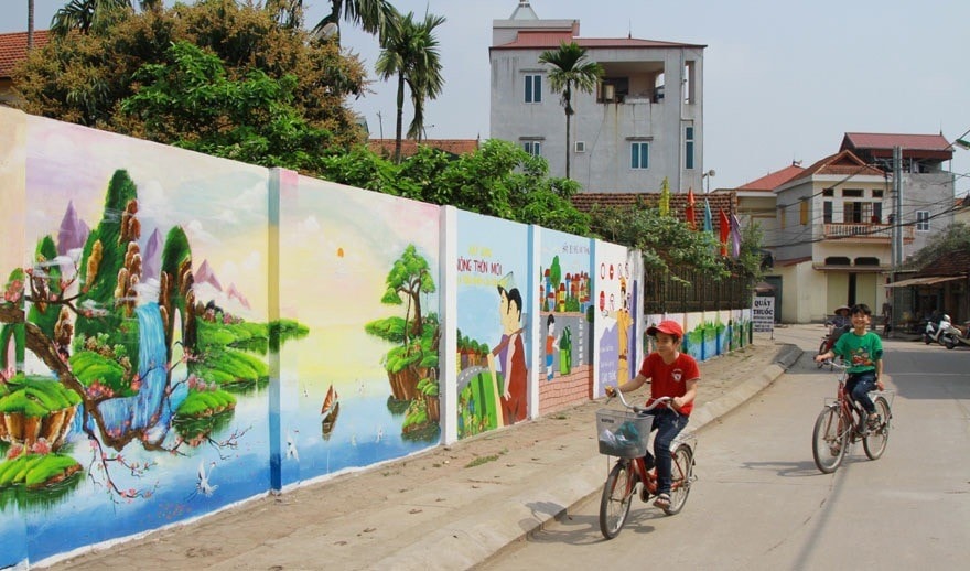 100% xã của huyện Tân Phú đều có đường nhựa đến trung tâm xã và kết nối đến trung tâm huyện. Nguồn: ITN