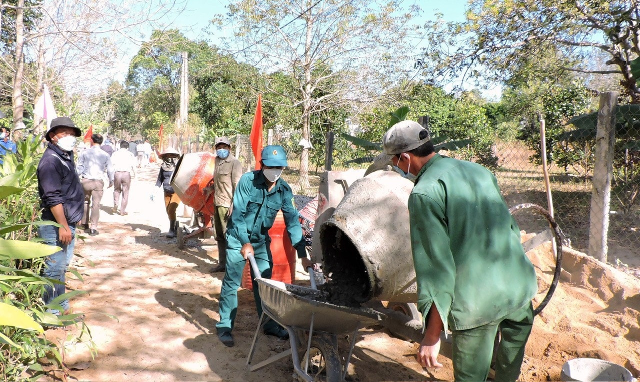 Trong xây dựng NTM, đầu tư hạ tầng thiết yếu được xác định là giải pháp then chốt đổi mới bộ mặt nông thôn. Nguồn: ITN