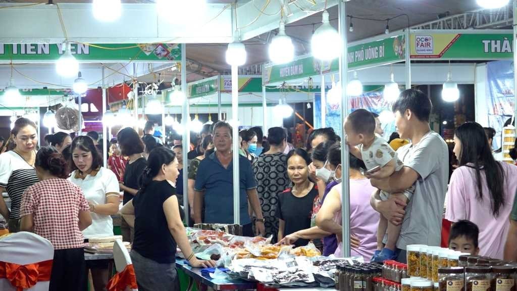 bat10151124khai-mac-tuan-xuc-tien-tieu-thu-san-pham-ocop-nong-san-quang-ninh-20242.jpg