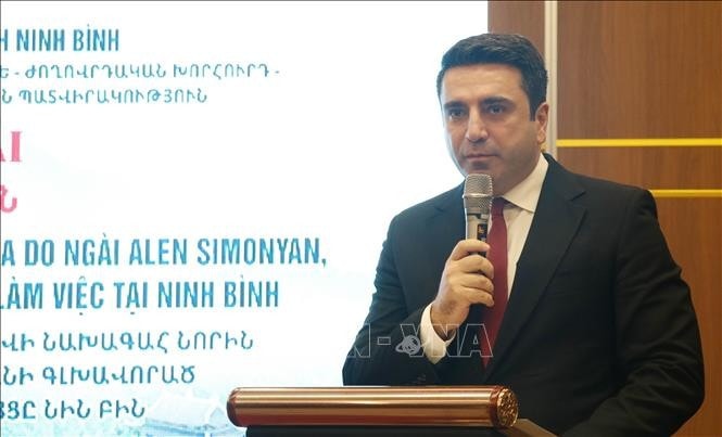 Chủ tịch Quốc hội Armenia Alen Simonyan phát biểu tại buổi làm việc. Ảnh: Hải Yến/TTXVN