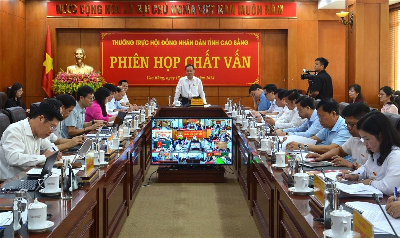 Toàn cảnh phiên chất vấn. Ảnh: Nông Huế