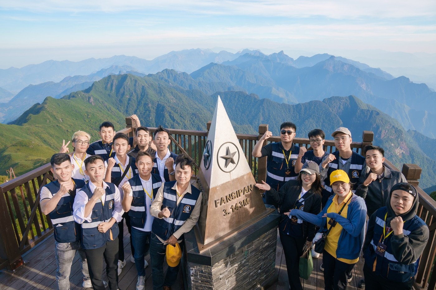 nhan-vien-sgr-tai-fansipan.jpg