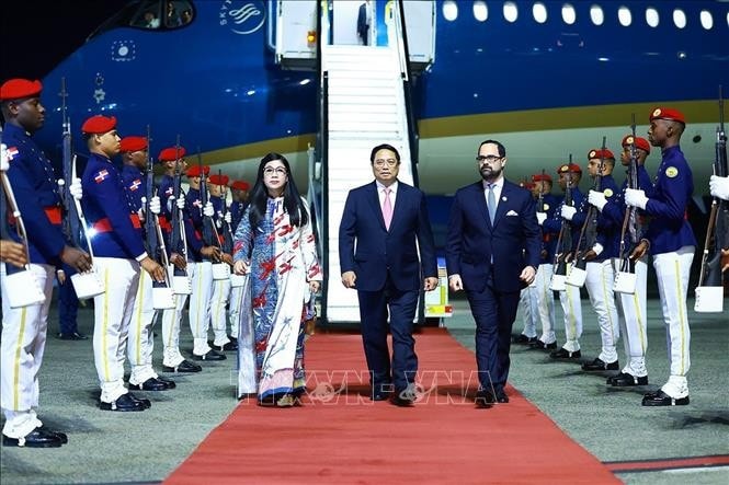 Lễ đón Thủ tướng Phạm Minh Chính và Phu nhân đến thủ đô Santo Domingo bắt đầu chuyến thăm chính thức Cộng hòa Dominicana. Ảnh: Dương Giang/TTXVN