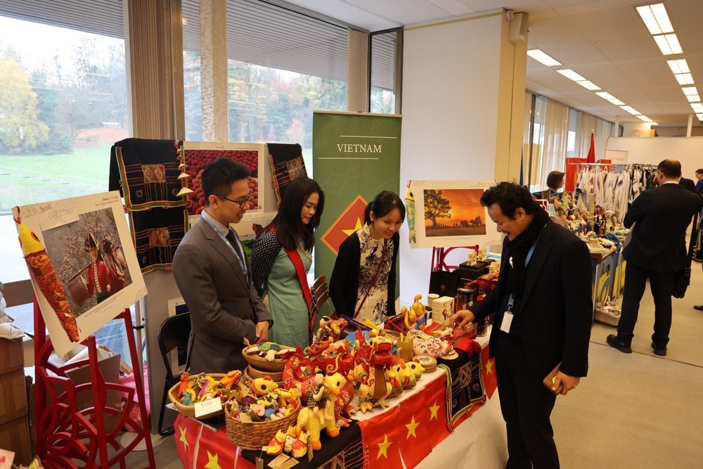 A Vietnamese booth at the UN international bazaar on November 19 (Photo: VNA) A Vietnamese booth at the UN international bazaar on November 19 (Photo: VNA)