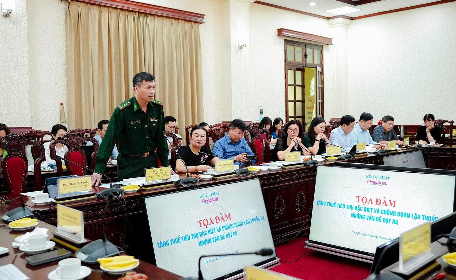 hinh-9-thuong-ta-le-thien-thanh-bo-tu-lenh-bo-doi-bien-phong.jpg