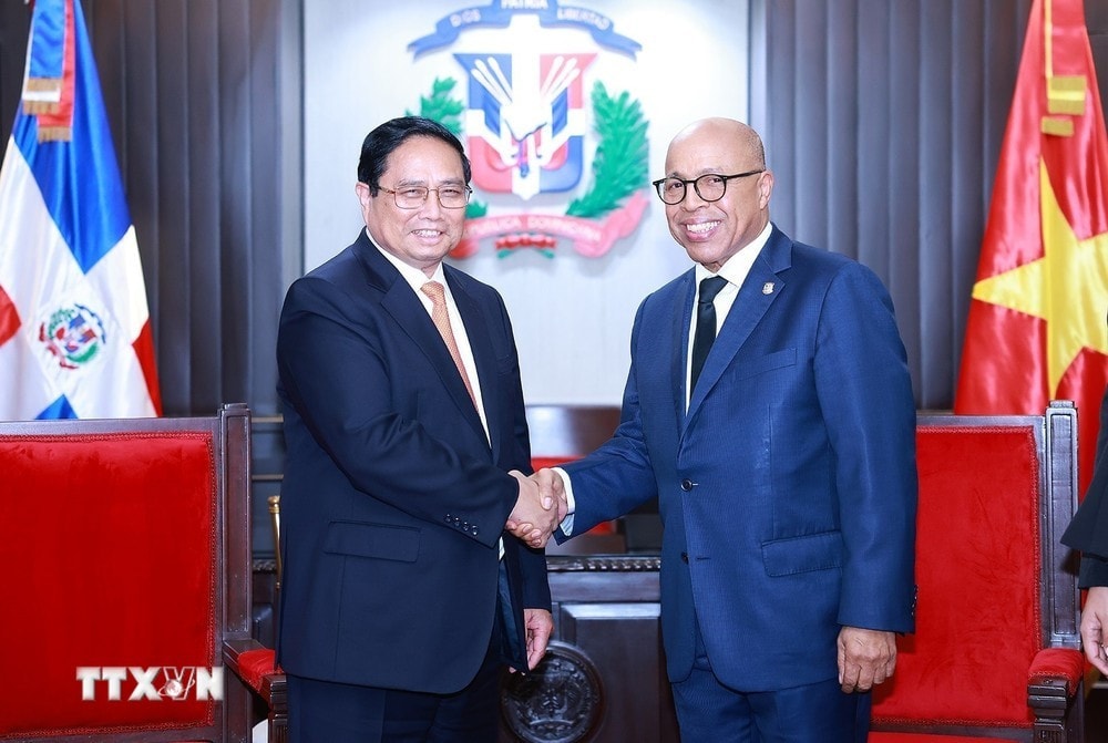Thủ tướng Phạm Minh Chính hội kiến Chủ tịch Hạ viện Cộng hòa Dominicana Alfredo Pacheco. (Ảnh: Dương Giang/TTXVN)