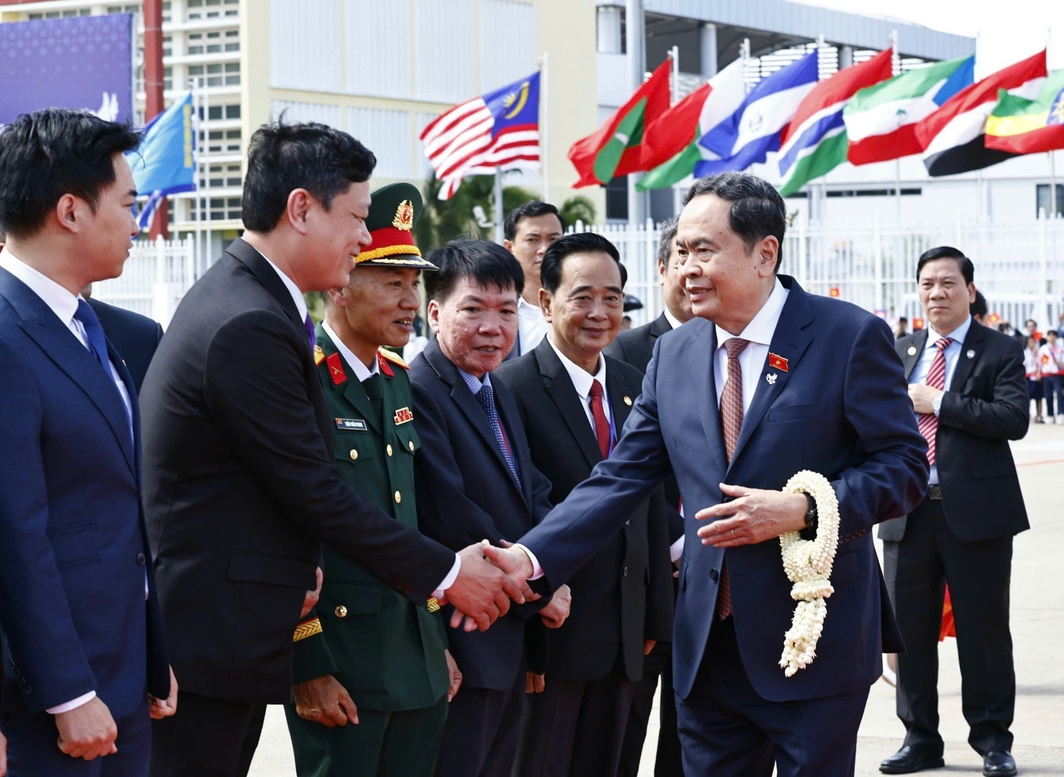 vna-potal-chu-tich-quoc-hoi-ket-thuc-chuyen-tham-chinh-thuc-campuchia-va-du-cac-hoi-nghi-icapp-12-iptp-11-7720888.jpg