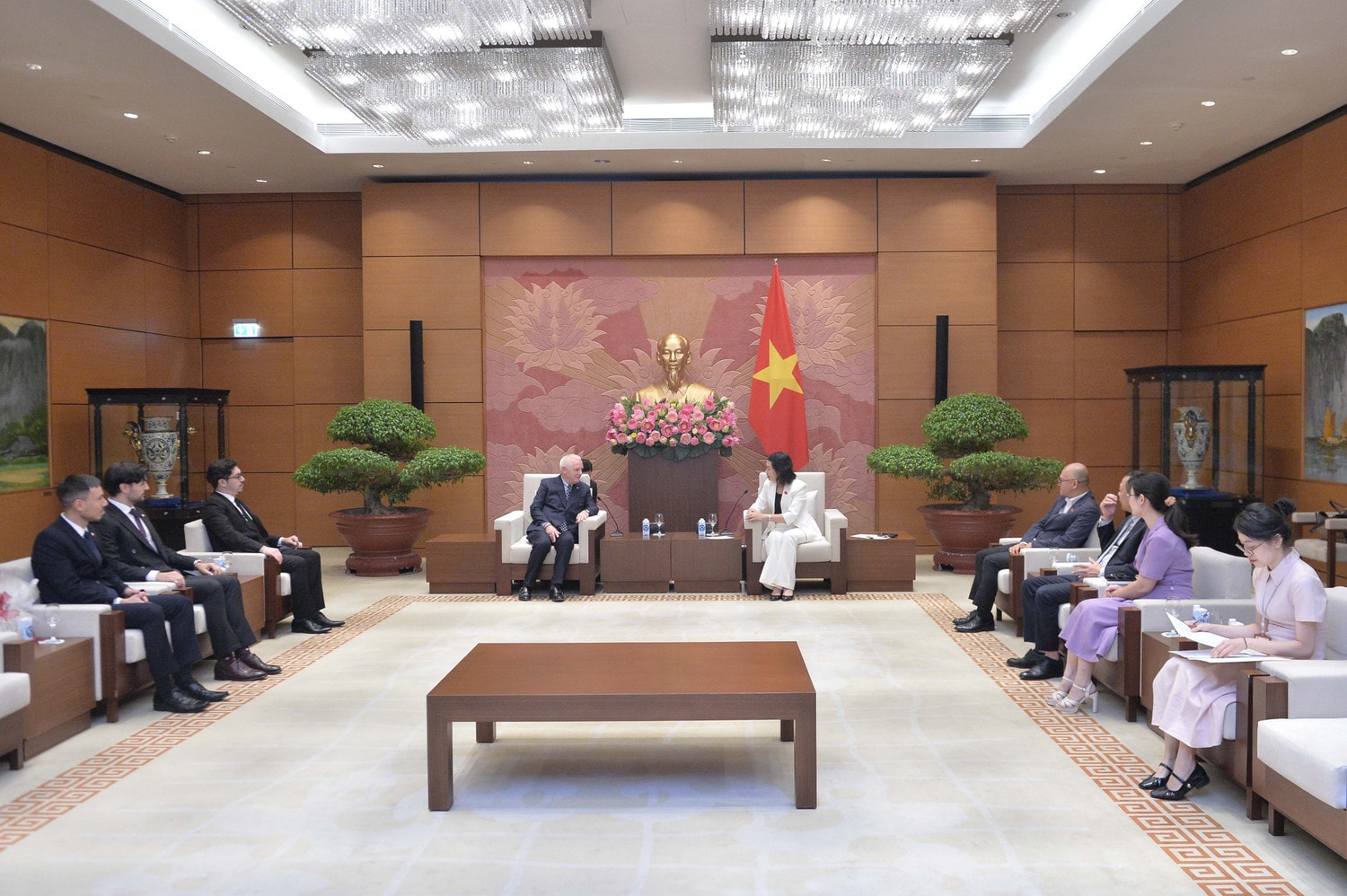 Toàn cảnh cuộc tiếp
