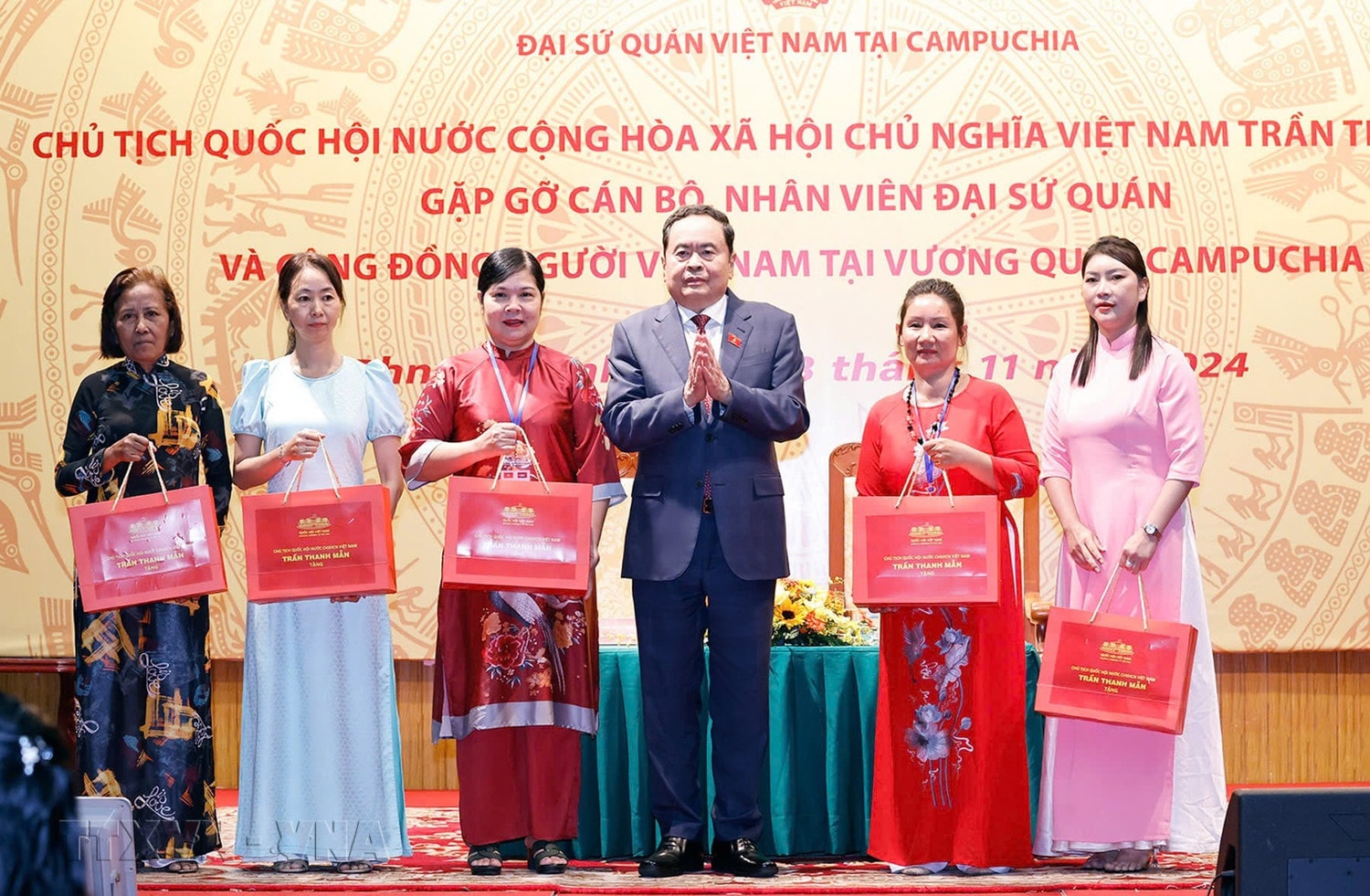 ctqh-cong-dong-a4.jpg