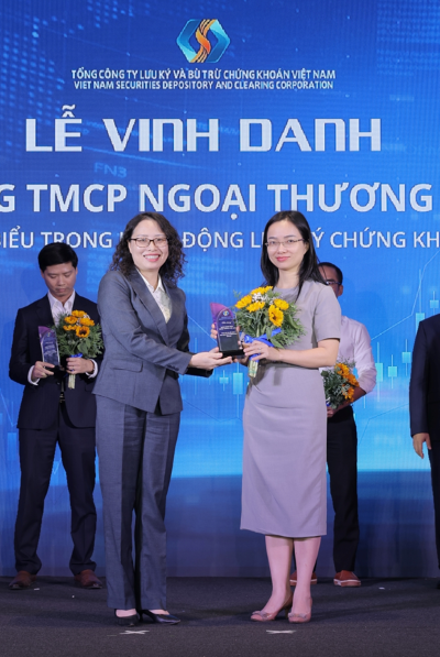 20241121-vcb-la-thanh-vien-tieu-bieu-trong-hoi-dong-luu-ky-ck-2024-anh-2jpg.png