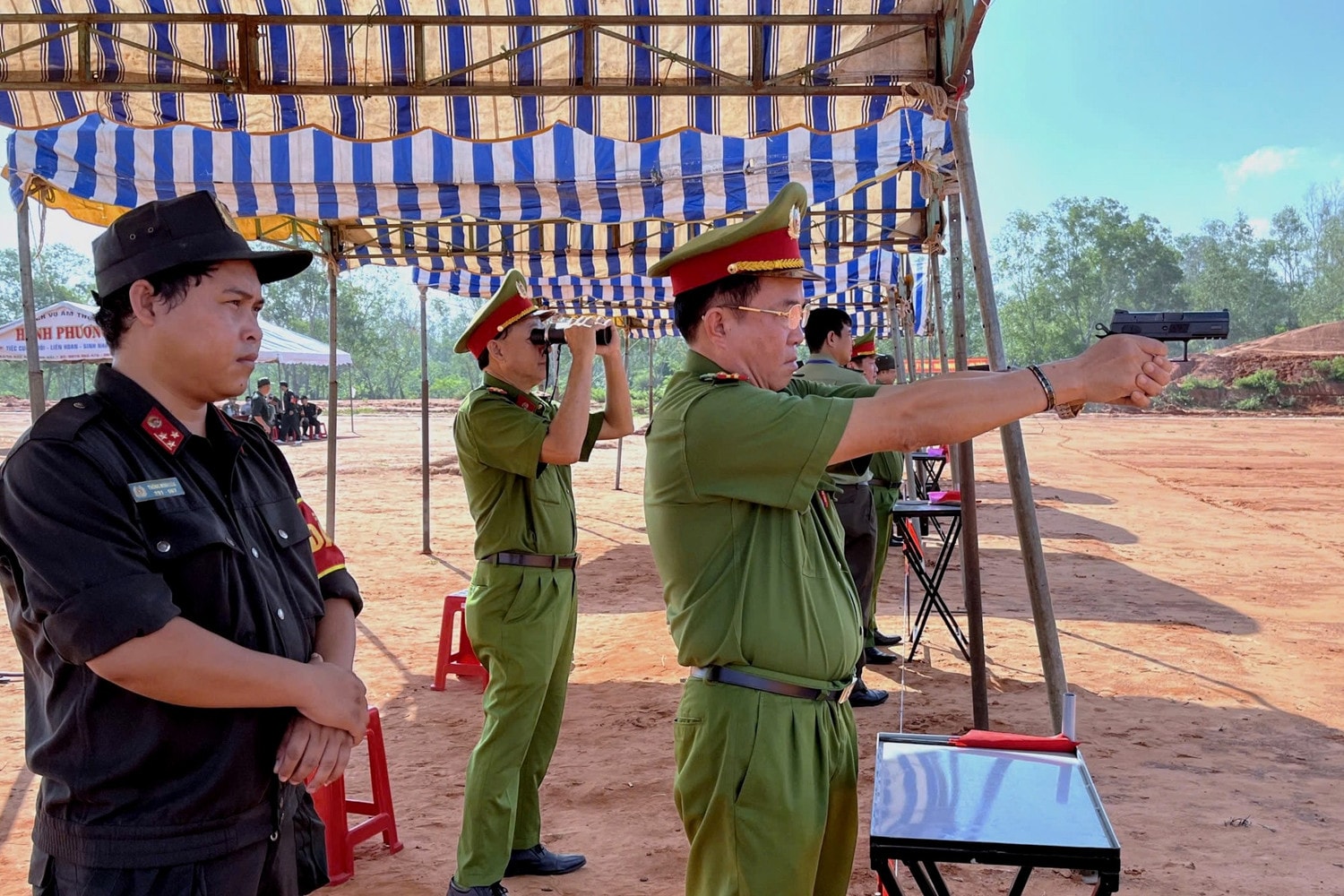 hoi-thao-cum-thi-dua-so-8-bo-cong-an.jpg