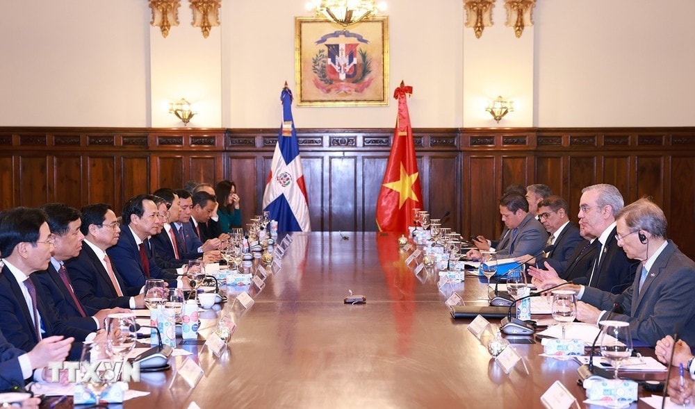 Thủ tướng Phạm Minh Chính hội đàm với Tổng thống Dominicana Luis Abinader Corona. Ảnh: Dương Giang/TTXVN