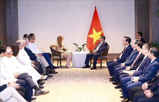 Thủ tướng Phạm Minh Chính tiếp bà Carolina Mejia, Tổng Bí thư Đảng Cách mạng Hiện đại (PRM) Cộng hòa Dominicana. Ảnh: Dương Giang/TTXVN