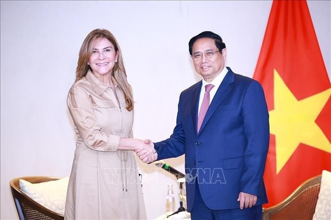 Thủ tướng Phạm Minh Chính tiếp bà Carolina Mejia, Tổng Bí thư Đảng Cách mạng Hiện đại (PRM) Cộng hòa Dominicana. Ảnh: Dương Giang/TTXVN