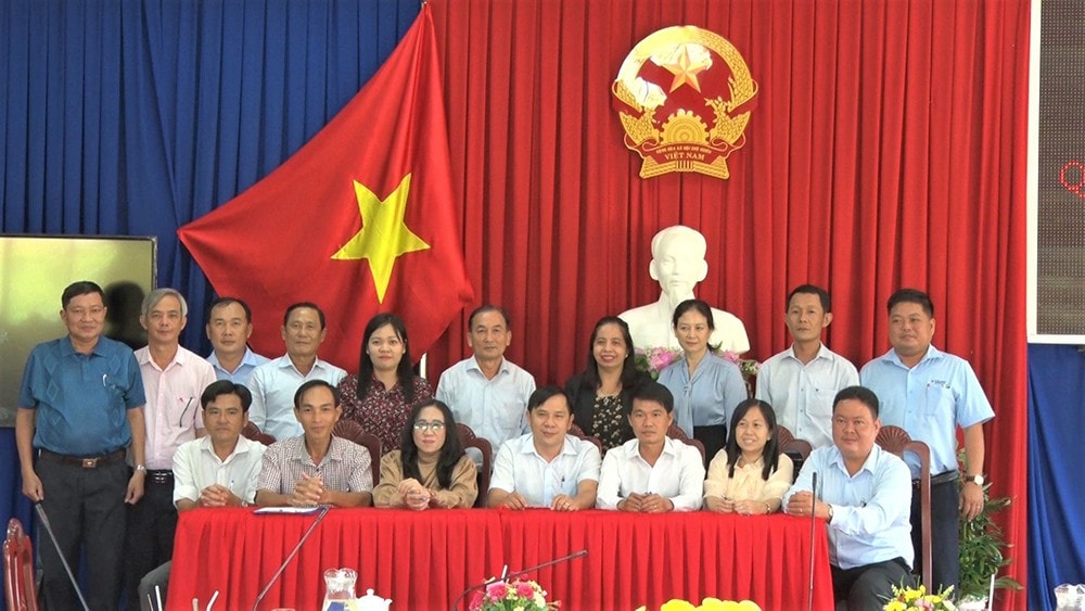 ubnd-tpcd-tong-ket-cong-tac-giam-ngheo-2023tt1.jpg
