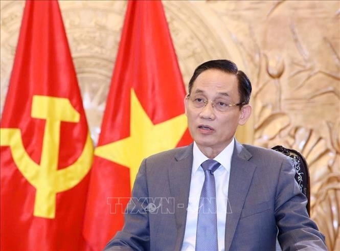 Trưởng Ban Đối ngoại Trung ương Lê Hoài Trung trả lời phỏng vấn báo chí. Ảnh: Phương Hoa/TTXVN