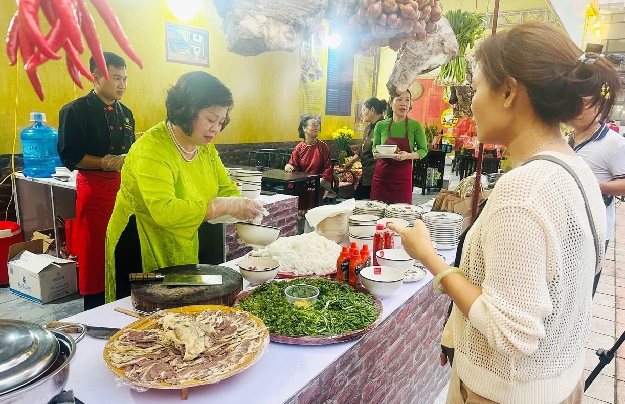 quang-ba-pho-viet-nam-tai-l.jpg