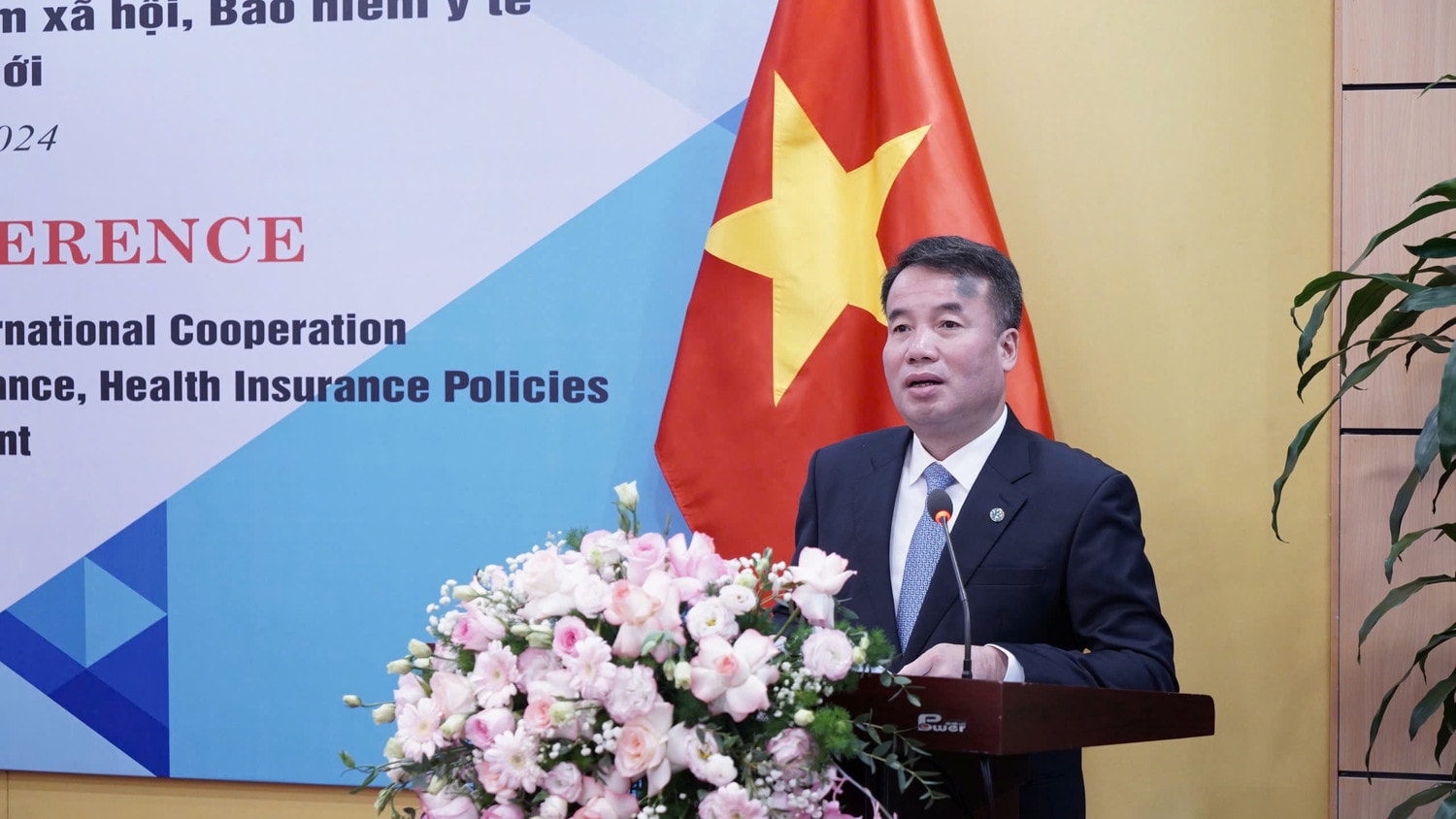 Tổng Giám đốc BHXH Việt Nam Nguyễn Thế Mạnh phát biểu chủ trì hội thảo