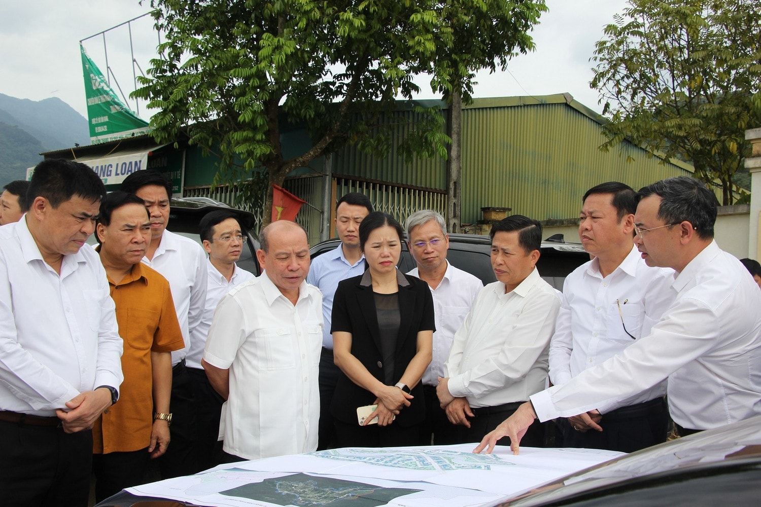 Đoàn công tác kiểm tra tình hình thực hiện Dự án khu đô thị sinh thái, nghỉ dưỡng và vui chơi giải trí cao cấp Đồi Thung, xã Quý Hòa
