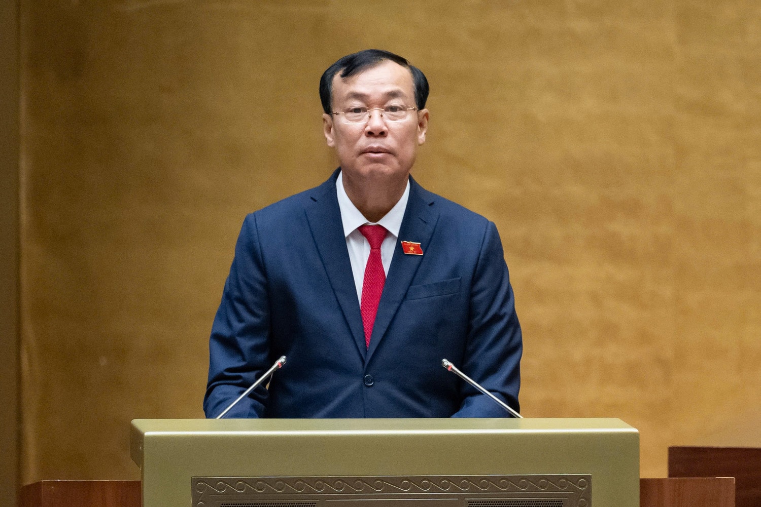 Chủ nhiệm Ủy ban Quốc phòng và An ninh Lê Tấn Tới trình bày Báo cáo giải trình, tiếp thu, chỉnh lý dự thảo Luật Phòng không nhân dân