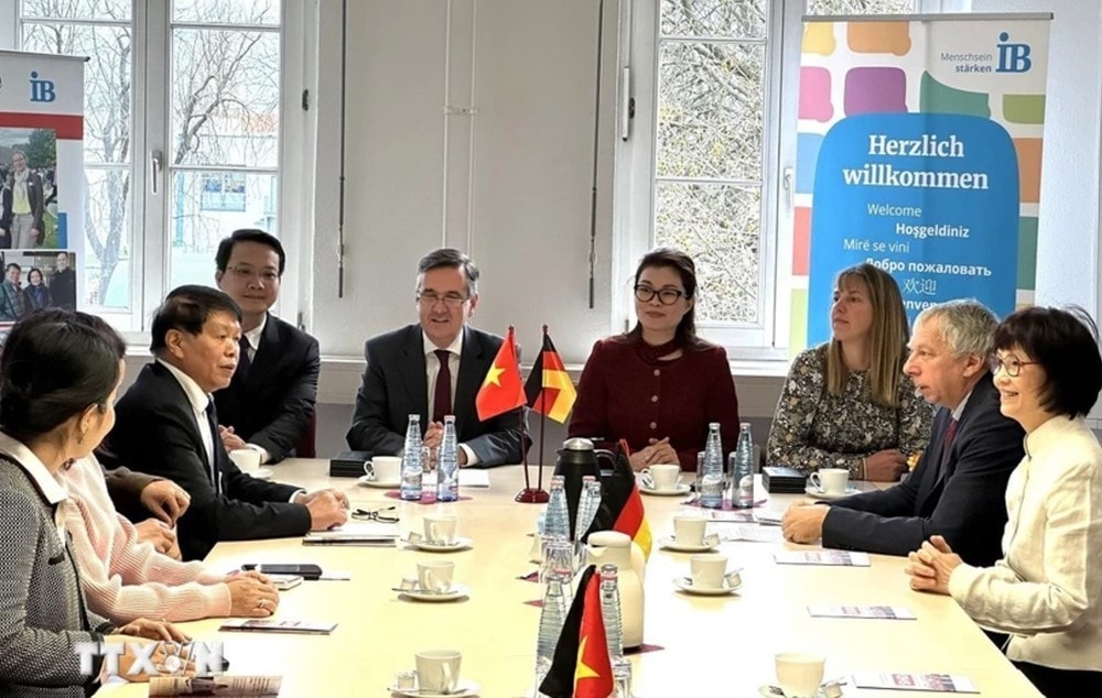 At the signing ceremony among Vietnamese-based SHD-CORP Joint Stock Company, Harz district authority, and IB Mitte GmbH. (Photo: VNA) At the signing ceremony among Vietnamese-based SHD-CORP Joint Stock Company, Harz district authority, and IB Mitte GmbH. (Photo: VNA)
