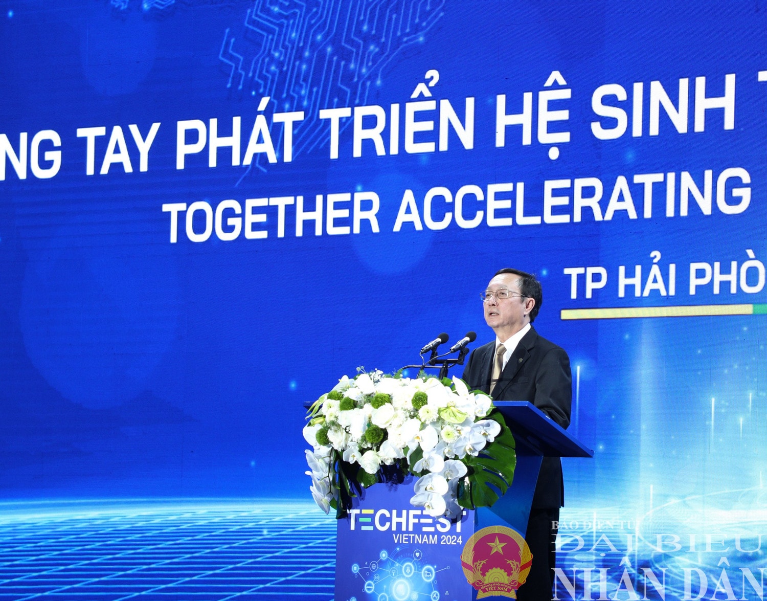 Bộ Trưởng Bộ Khoa học và Công nghệ Huỳnh Thành Đạt phát biểu khai mạc buổi lễ