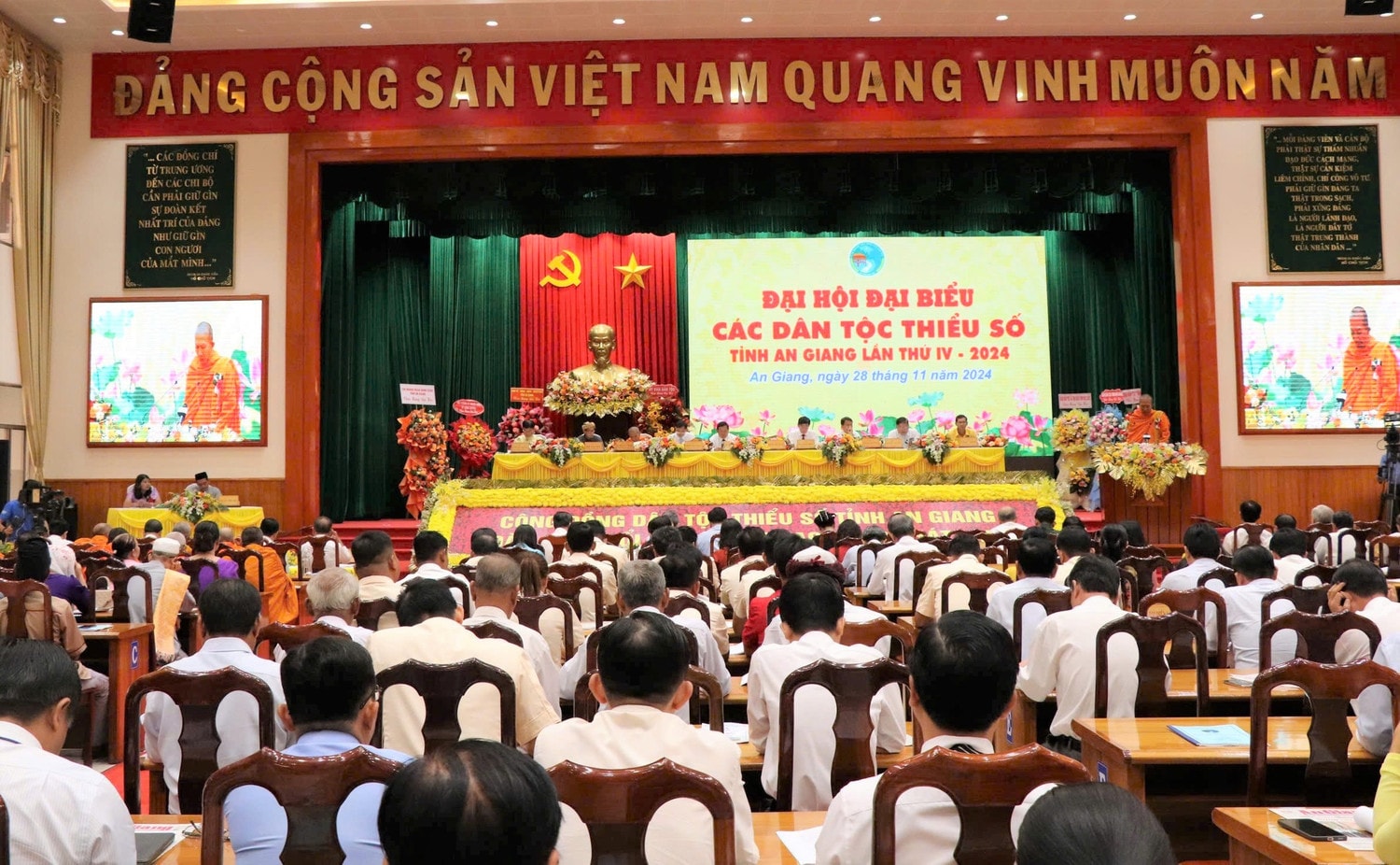 dai-hoi-dan-toc.jpg