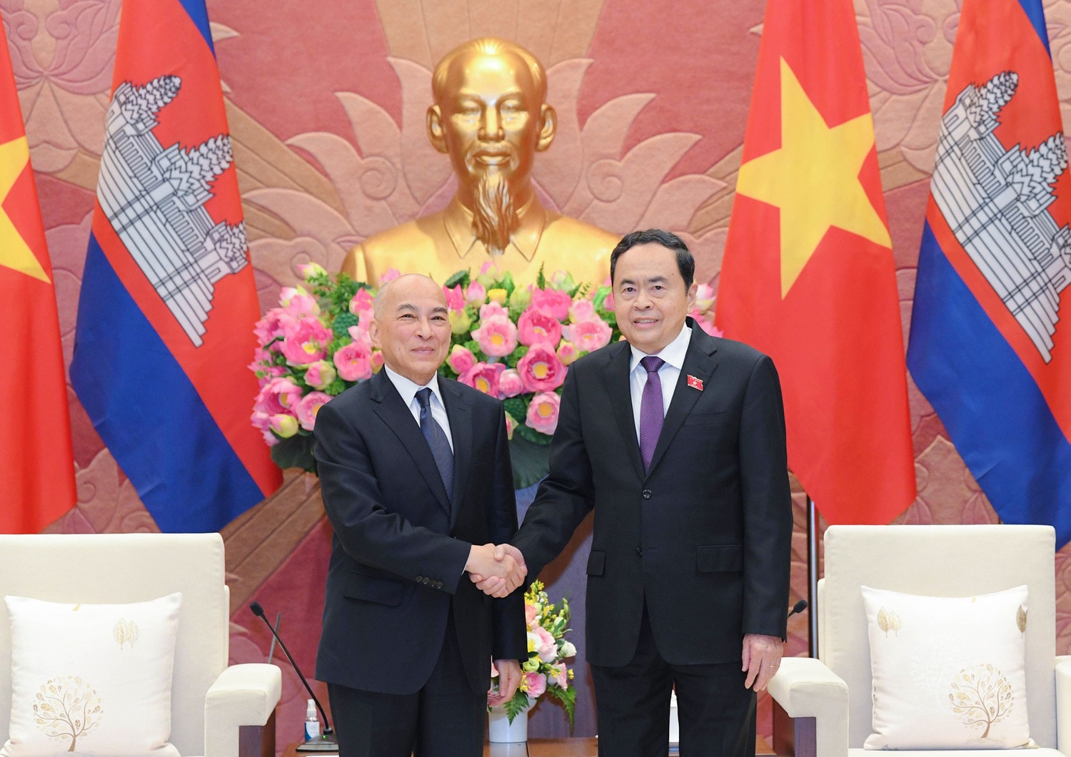 Chủ tịch Quốc hội Trần Thanh Mẫn hội kiến Quốc vương Campuchia Preah Bat Samdech Preah Boromneat Norodom Sihamoni. Ảnh: Lâm Hiển