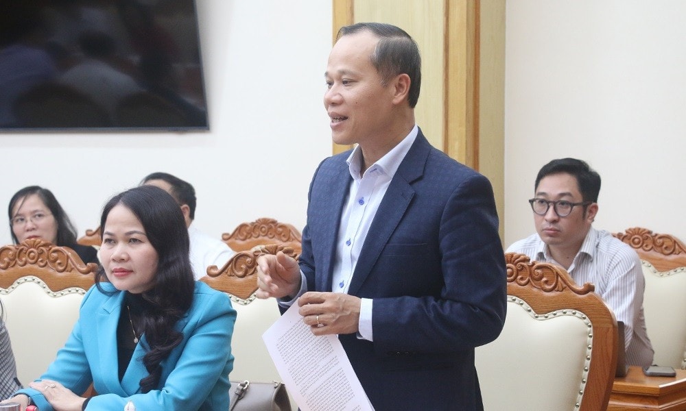 Quyền Chủ tịch UBND tỉnh Mai Sơn phát biểu tại phiên họp. Ảnh: Vân Anh