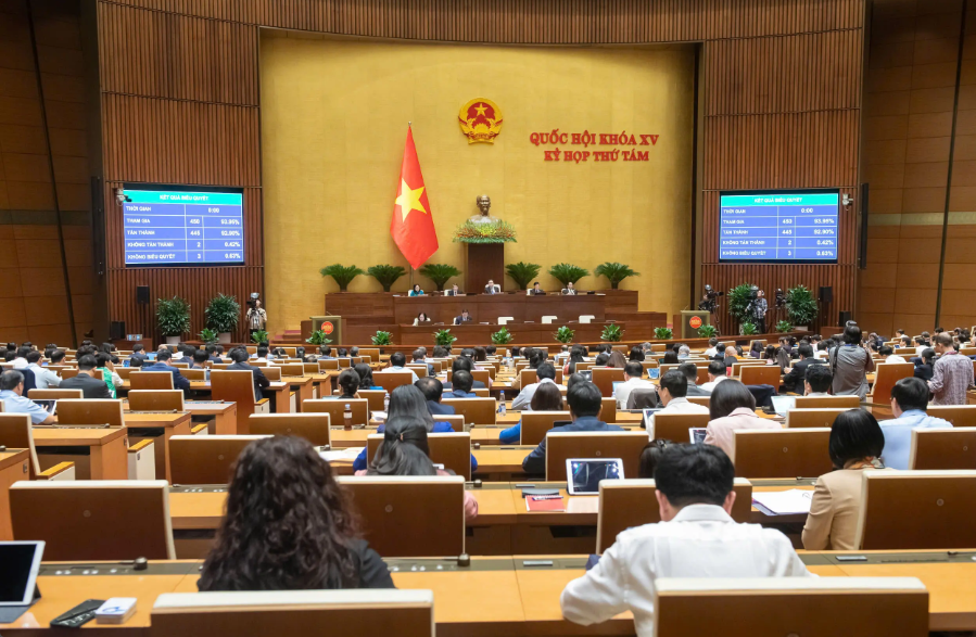 The 15th National Assembly (NA) adopts the Law on amendments and supplementations to a number of articles of nine laws on November 29. (Photo: quochoi.vn) The 15th National Assembly (NA) adopts the Law on amendments and supplementations to a number of articles of nine laws on November 29. (Photo: quochoi.vn)