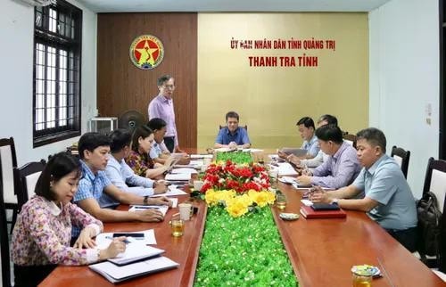 Chánh Thanh tra tỉnh Nguyễn Trí Kiên trao đổi một số nội dung đoàn giám sát quan tâm