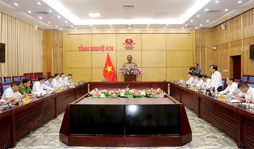 quang-canh-buoi-giam-sat.jpg