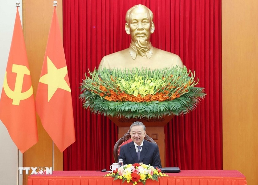 Tổng Bí thư Tô Lâm điện đàm với Tổng Bí thư, Chủ tịch nước Lào Thongloun Sisoulith. Ảnh: Thống Nhất/TTXVN