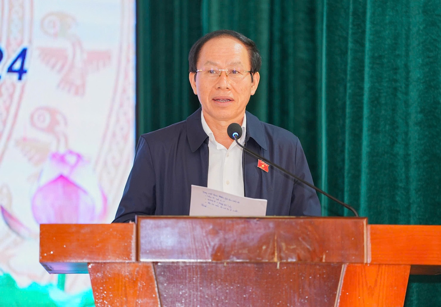 Bí thư Thành ủy, Trưởng Đoàn ĐBQH Hải Phòng Lê Tiến Châu phát biểu tại hội nghị tiếp xúc cử tri. Ảnh: Đàm Thanh