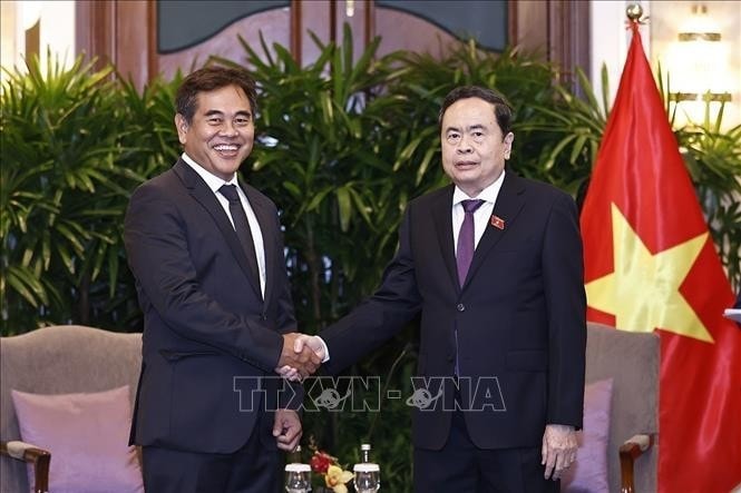 National Assembly Chairman Tran Thanh Man and Founder and Managing Partner of CMIA Capital Partners (CMIA) Lee Chong Min (Photo: Doan Tan-VNA) National Assembly Chairman Tran Thanh Man and Founder and Managing Partner of CMIA Capital Partners (CMIA) Lee Chong Min (Photo: Doan Tan-VNA)