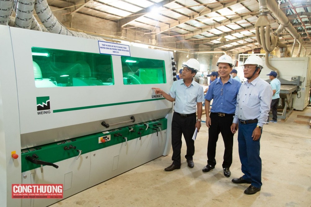 Nghiệm thu, bàn giao máy móc thiết bị cho Công ty CP Việt Séc. Nguồn: ITN