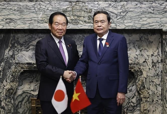 National Assembly Chairman Tran Thanh Man (R) and Speaker of the House of Representatives of Japan Nukaga Fukushiro in Tokyo on December 4 (Photo: DoanTan/VNA) National Assembly Chairman Tran Thanh Man (R) and Speaker of the House of Representatives of Japan Nukaga Fukushiro in Tokyo on December 4 (Photo: DoanTan/VNA)