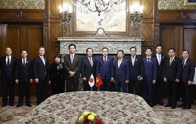National Assembly Chairman Tran Thanh Man, Speaker of the House of Representatives of Japan Nukaga Fukushiro, and delegates at the talks (Photo: VNA) National Assembly Chairman Tran Thanh Man, Speaker of the House of Representatives of Japan Nukaga Fukushiro, and delegates at the talks (Photo: VNA)