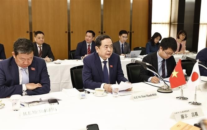 National Assembly Chairman Tran Thanh Man speaks at a working breakfast with leaders of the Japan Business Federation (Keidanren) in Tokyo on December 4 (Photo: Doan Tan/VNA) National Assembly Chairman Tran Thanh Man speaks at a working breakfast with leaders of the Japan Business Federation (Keidanren) in Tokyo on December 4 (Photo: Doan Tan/VNA)