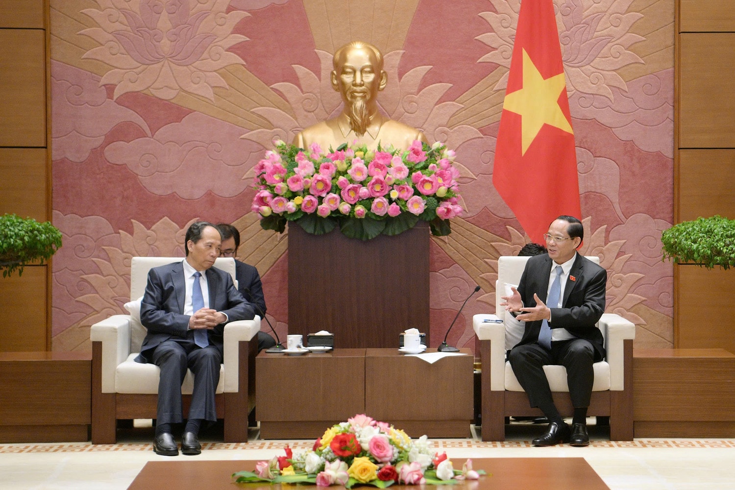 pho-chu-tich-quoc-hoi-thuong-tuong-tran-quang-phuong-tiep-doan-dai-bieu-hoi-giao-luu-quoc-te-trung-quoc.jpg