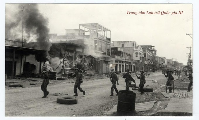 Quân giải phóng tiến vào giải phóng thị trấn Trảng Bom - Biên Hòa, năm 1975