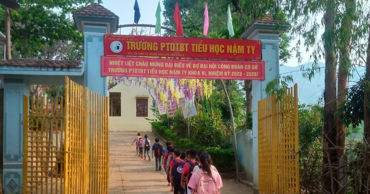 static-imagesvnncdnnet-vps-images-publish-000001-000003-2024-12-3-hieu-truong-vung-cao-tu-chuc-sau-phan-anh-cat-xen-bua-an-ban-tru-cua-hoc-sinh-96346.jpg