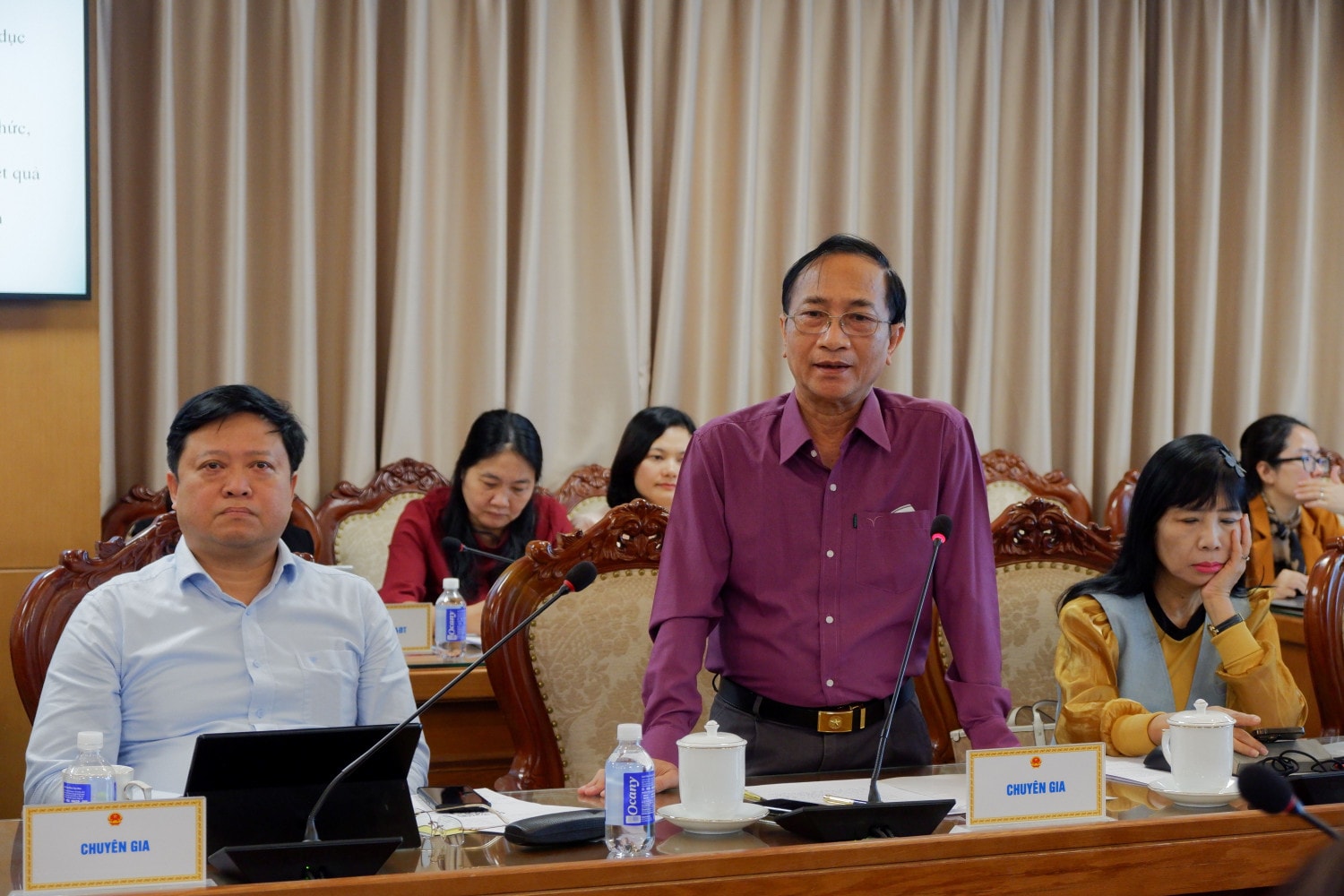 Theo TS. Hoàng Ngọc Vinh, nguyên Vụ trưởng Vụ Giáo dục chuyên nghiệp, không phải vào trường nghề mới là phân luồng, mà phải tính cả số học sinh tham gia học nghề, có kỹ năng, có việc làm