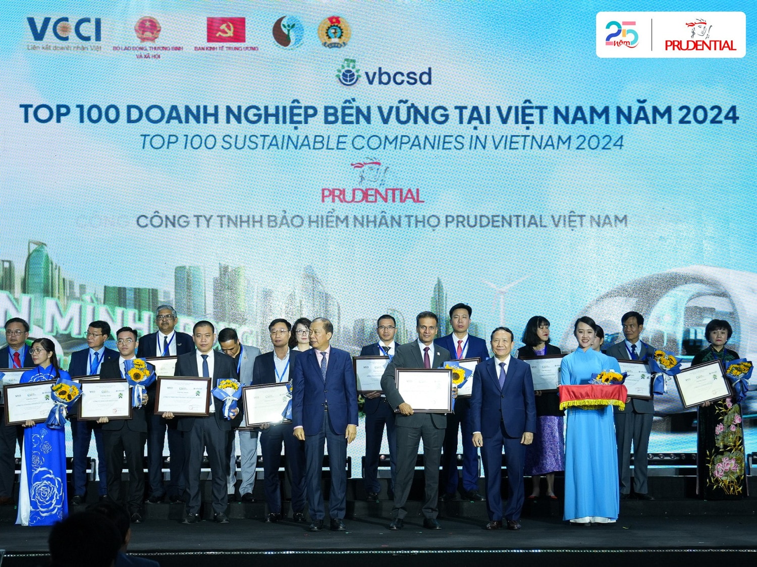 prudential-nam-trong-top-doanh-nghiep-ben-vung-viet-nam-2024.jpg