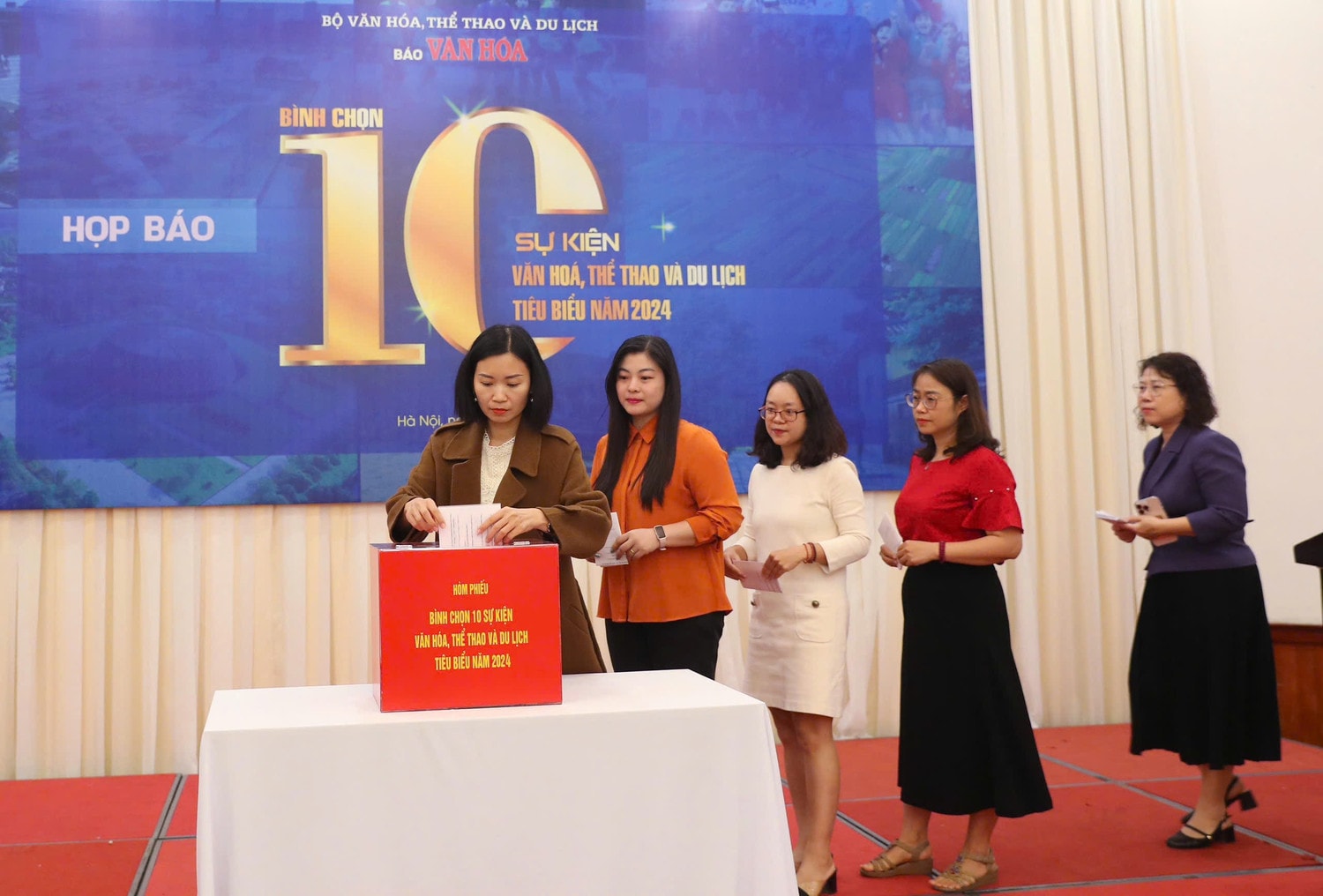 phong-vien-bau-chon.jpg
