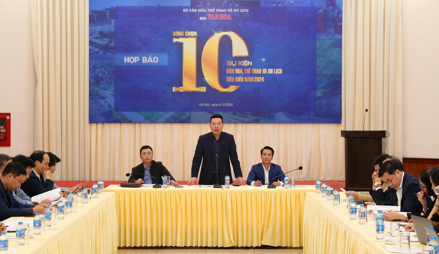 Tổng Biên tập Báo Văn hóa Nguyễn Anh Vũ phát biểu tại họp báo