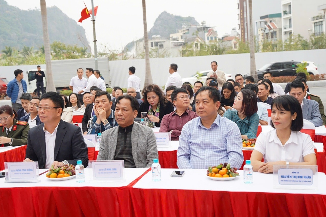 z6106943782504-4e8d9c09297e44ac28d691731834b36f-copy.jpg