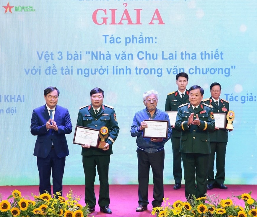 trao-giai-18.jpg