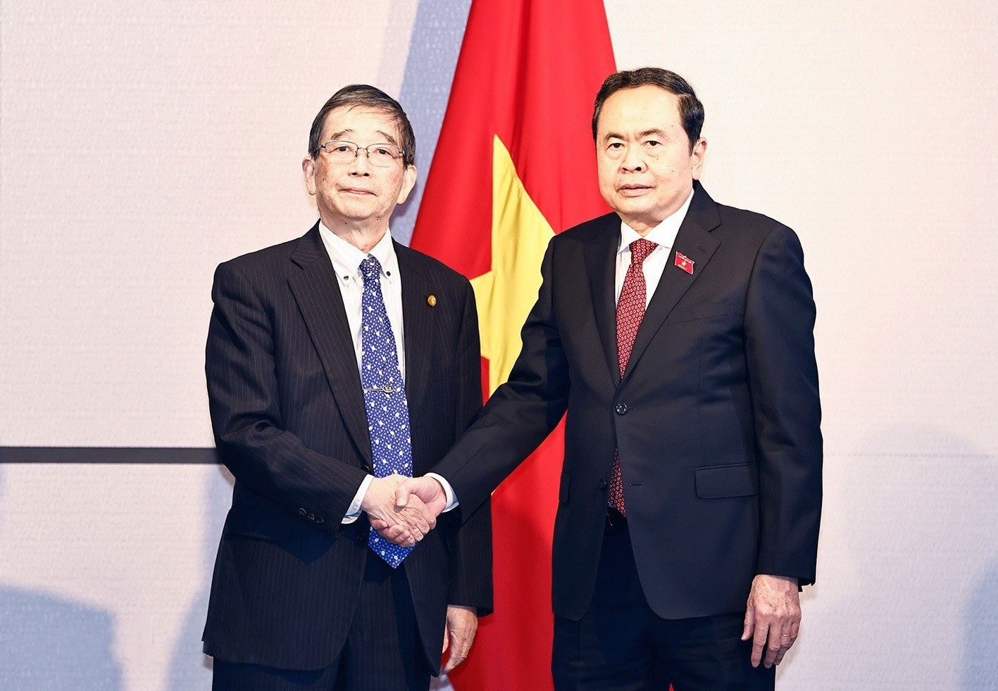 ctqh-huunghi.jpg